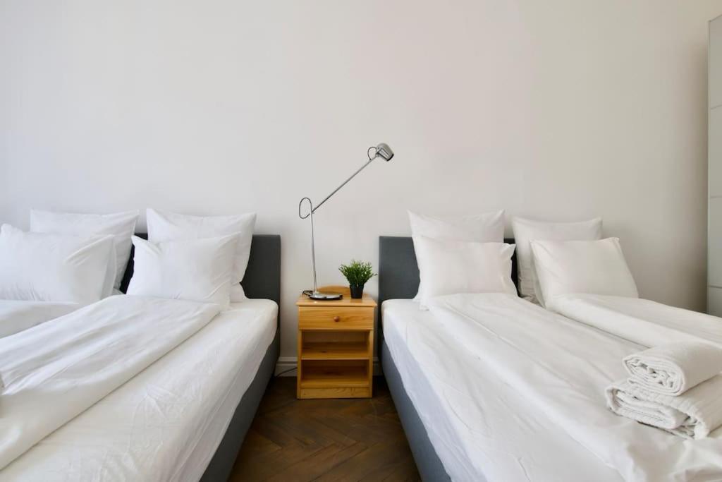 Premium Apartment By Hi5- Anker Apartment ブダペスト エクステリア 写真