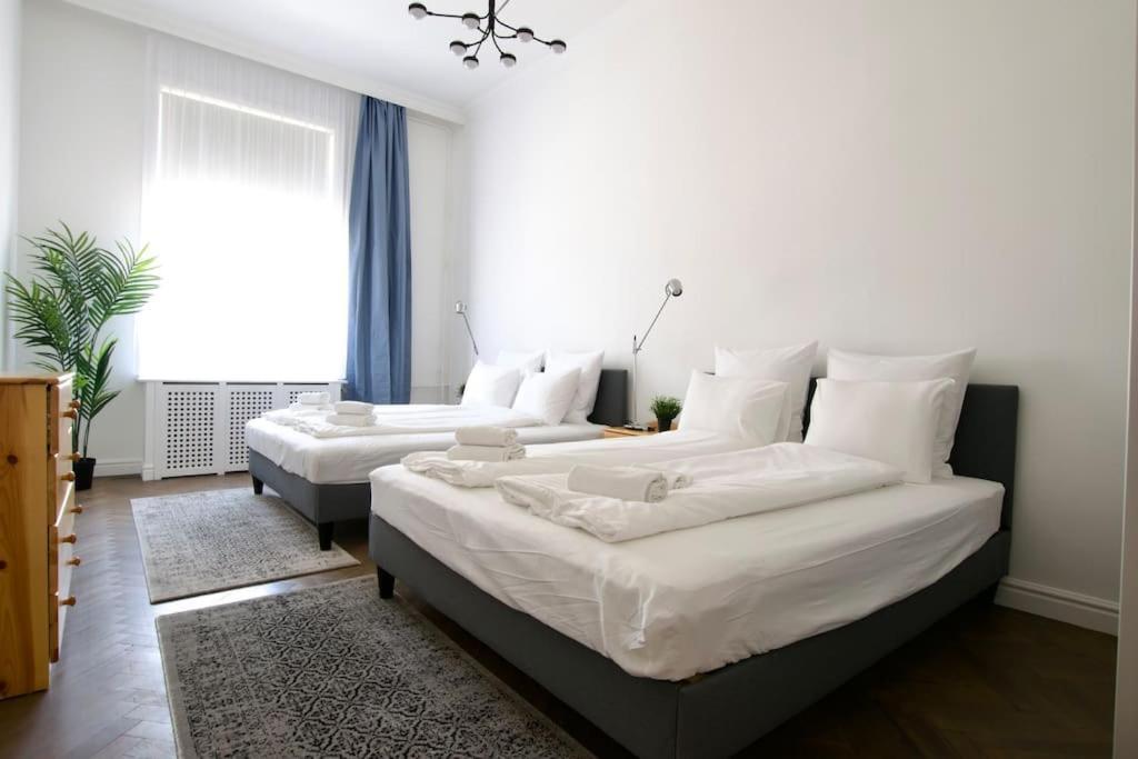 Premium Apartment By Hi5- Anker Apartment ブダペスト エクステリア 写真