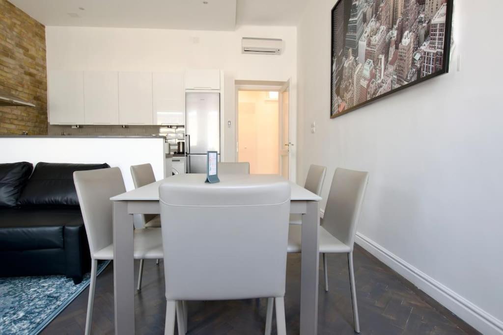 Premium Apartment By Hi5- Anker Apartment ブダペスト エクステリア 写真