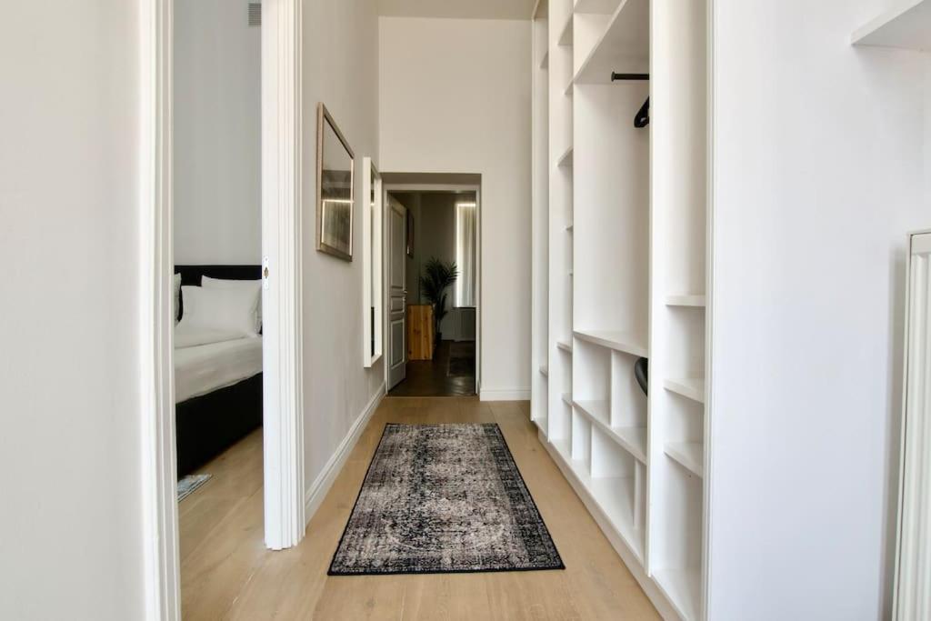 Premium Apartment By Hi5- Anker Apartment ブダペスト エクステリア 写真