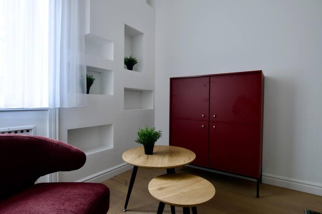 Premium Apartment By Hi5- Anker Apartment ブダペスト エクステリア 写真